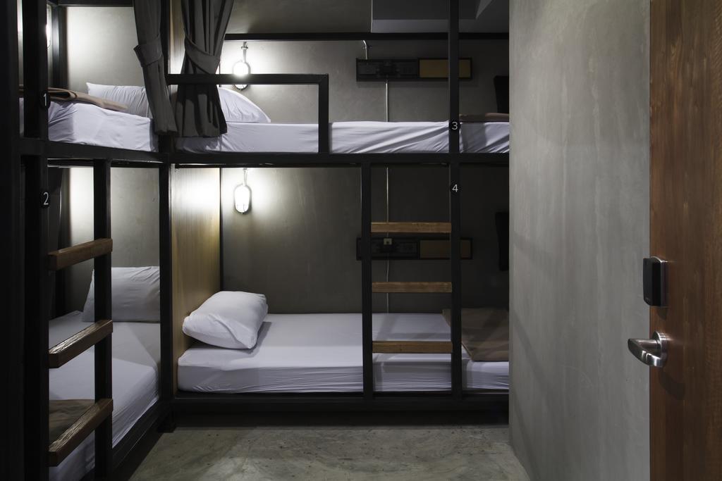 Bed Station Ratchthewi Asrama